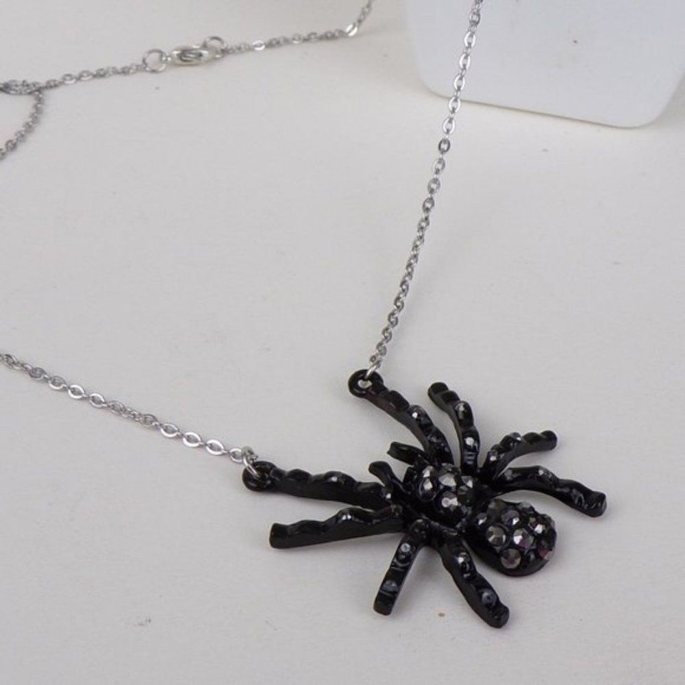 Black Rhinestone Spider Pendant Necklace - Picture 4 of 4